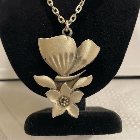 Vintage R. Tennesmed Sweden Mod Pewter Figural Butterfly Necklace - Picture 9 of 9